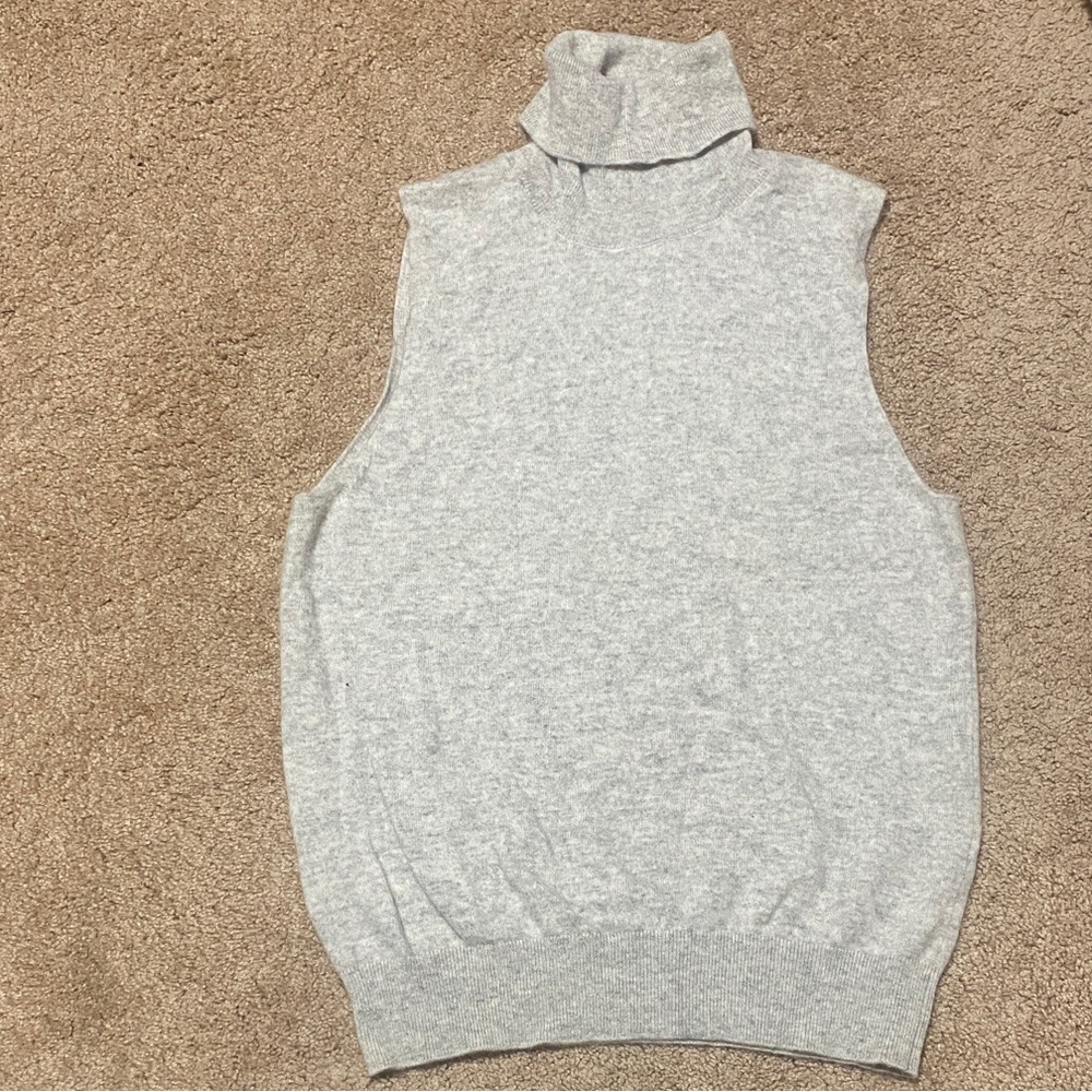 Chic Cashmere Mango Light Gray Turtleneck Sweater